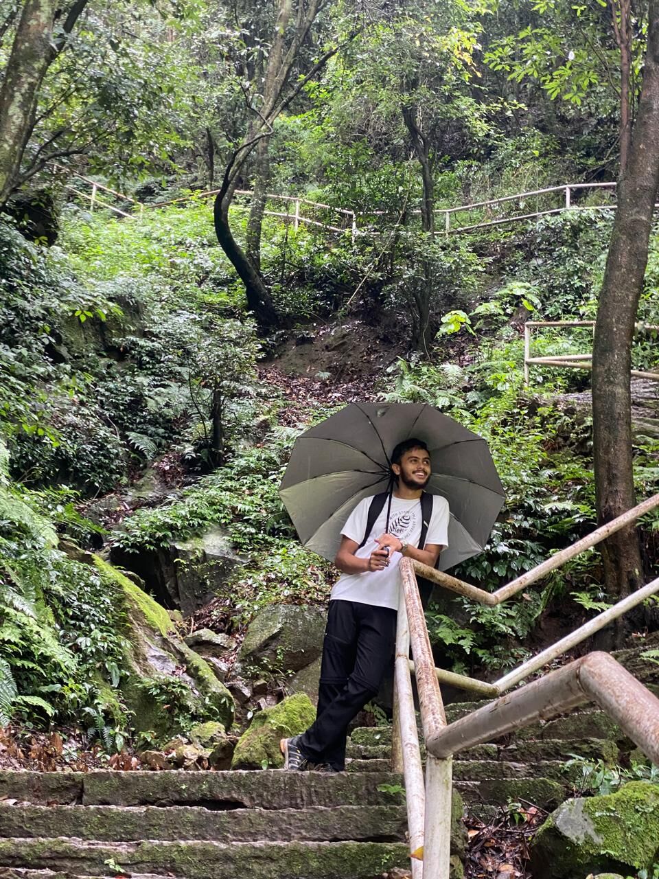 Hiking Bhundole